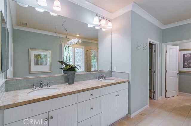 Building Photo - 70 Cipresso