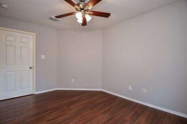 Building Photo - 4815 Mission Lake Ct