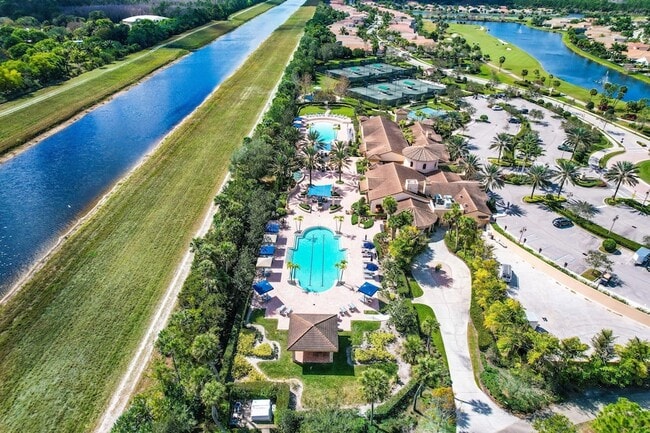 Building Photo - 114 Carmela Ct