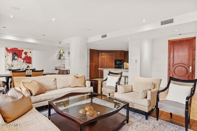 Building Photo - 2402 E Esplanade Ln