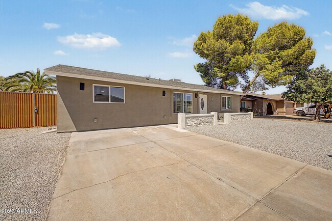 Building Photo - 3524 E Angela Dr