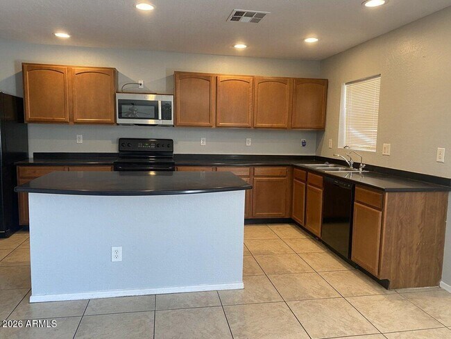 Building Photo - 45501 W Guilder Ave