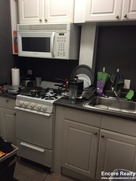 Building Photo - 26 Hemenway St