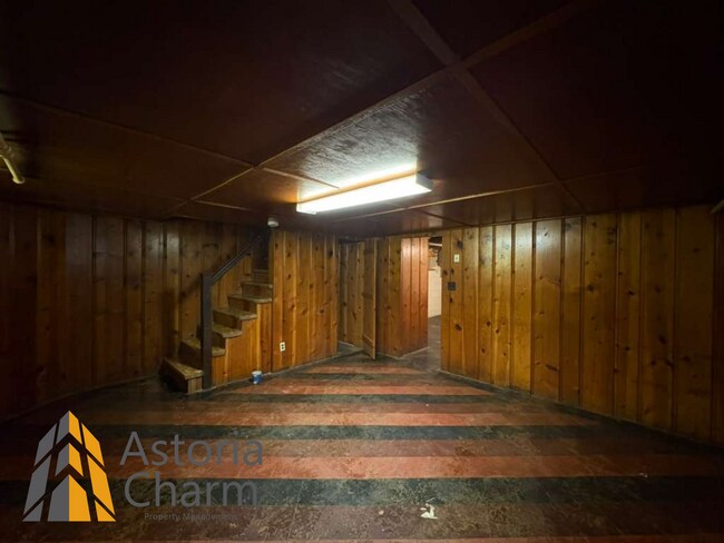Building Photo - Conveniently Located 4 Bedroom with Privat...