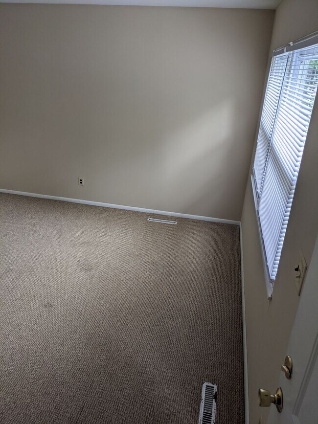 Building Photo - Now leasing for move in August 1st 2026!