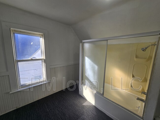 Building Photo - 1424 1/2 Grant Avenue