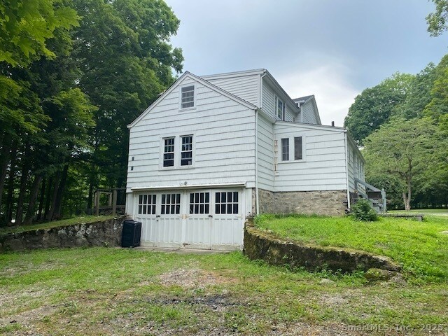 Building Photo - 623 Elm St