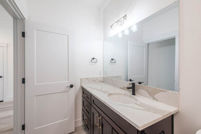 Building Photo - **MOVE-IN SPECIAL** NEW CONSTRUCTION 3BD/2BA HOME IN SILVERTON