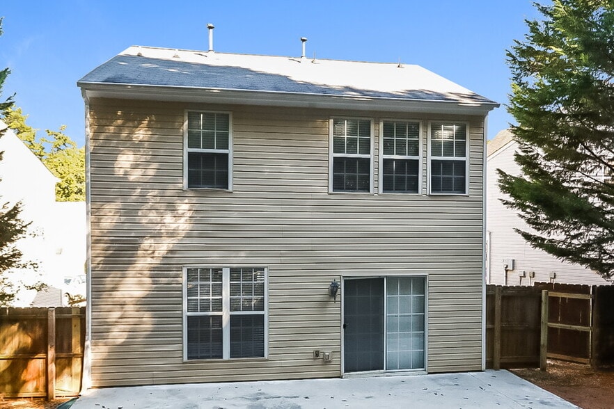 Building Photo - 2794 Regent Walk Dr