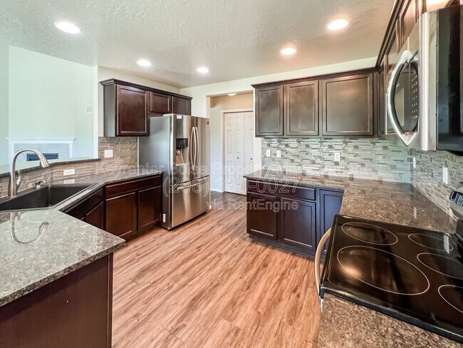 Building Photo - 2474 N Iditarod Way