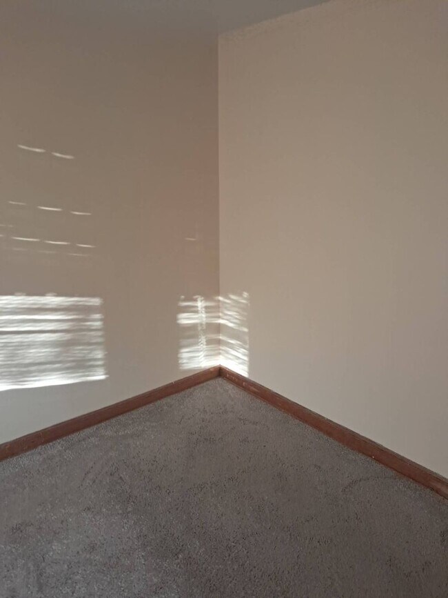 Building Photo - 3350N25thM