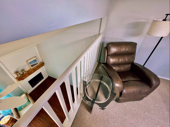 Building Photo - 1990 Dolphin Dr