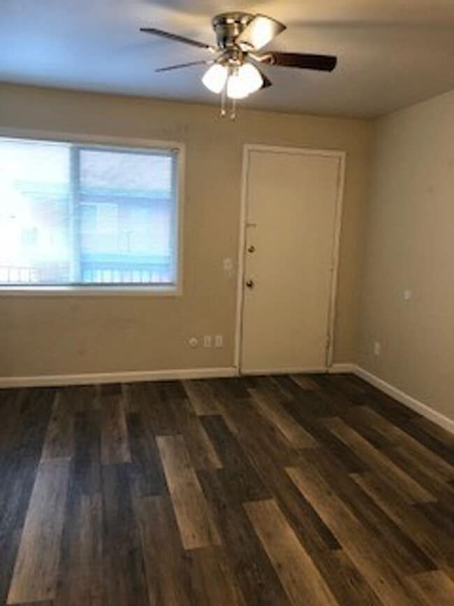 Building Photo - (WWA) Studio - Newly remodeled