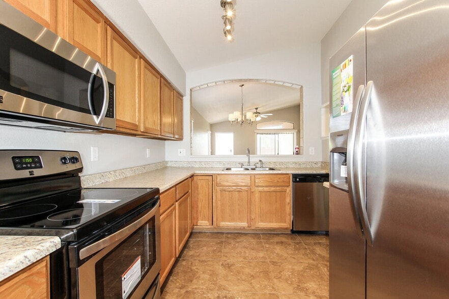 Building Photo - 18139 N Skyhawk Dr