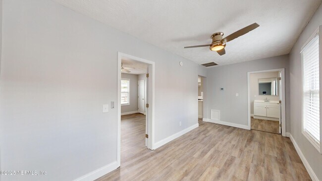 Building Photo - 2803 College St