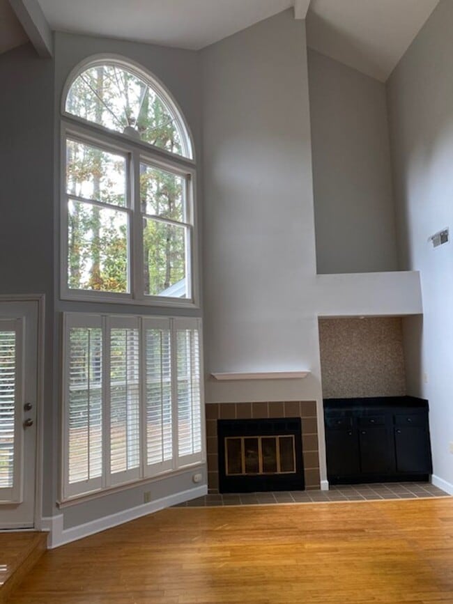 Building Photo - Popular Kirkwood Neighborhood!  3 bed, 2 bath, One Level Living!!