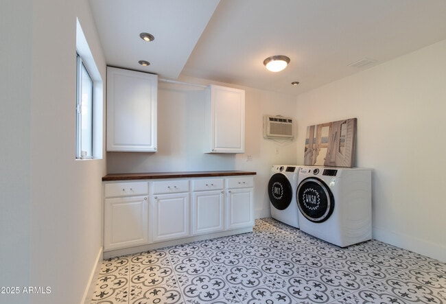 Building Photo - 2532 E Highland Ave