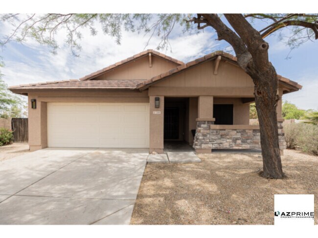 Building Photo - Stylish 3/2 Phoenix Home with RV Gate &amp...