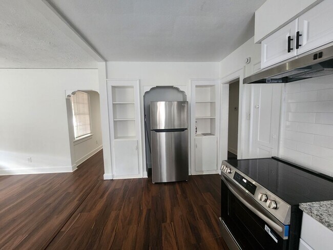 Building Photo - 3 Bedroom 2 Bath with Carport and Fenced Yard in Midtown Columbus