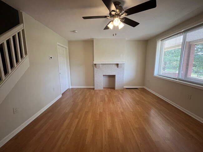 Building Photo - 5117 Cypress St