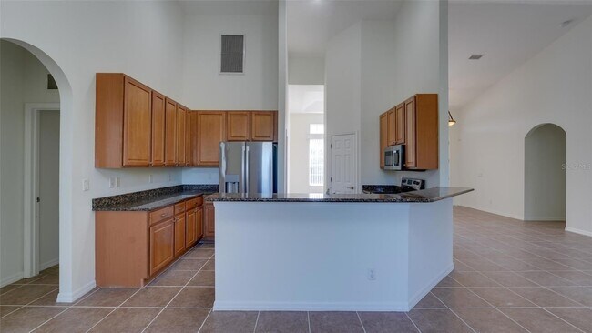 Building Photo - 5279 Lovett Rd