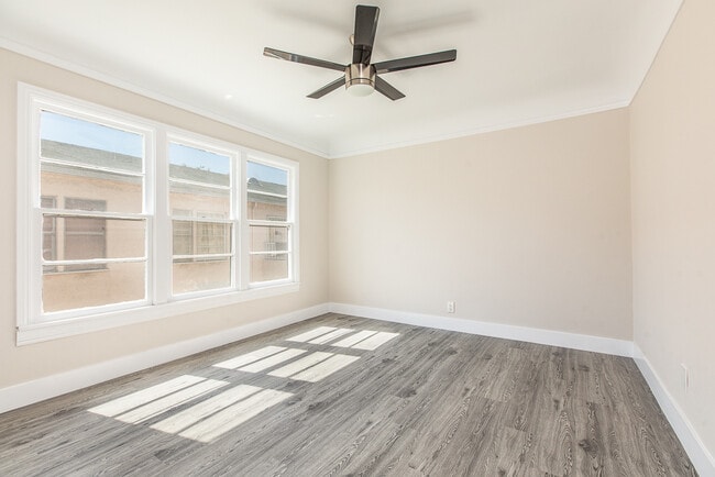 Building Photo - Newly Renovated Apartment Home In Prime Lo...