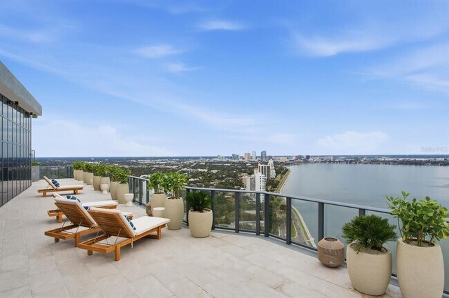 Building Photo - 3015 S Ysabella Ave