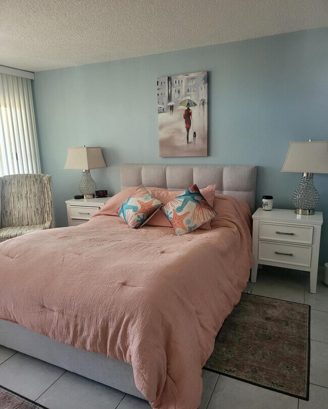 Building Photo - 3870 N Hwy A1A