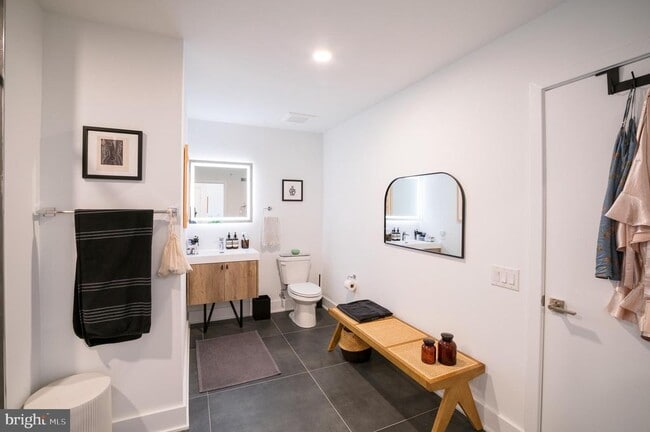 Building Photo - 1324 Frankford Ave