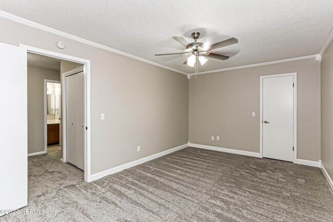 Building Photo - 12636 Misty Mountain Dr E
