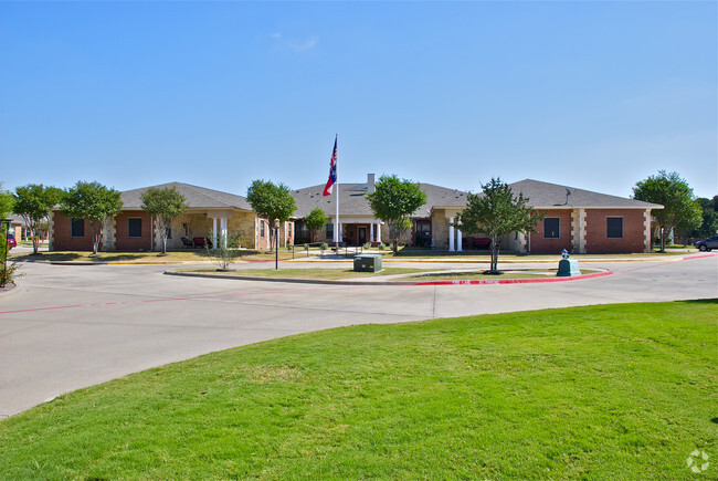 Building Photo - Autumn Oaks of Corinth