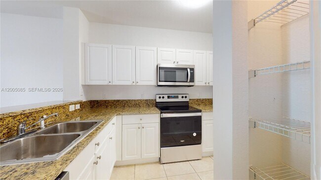 Building Photo - 2929 SE 2nd St