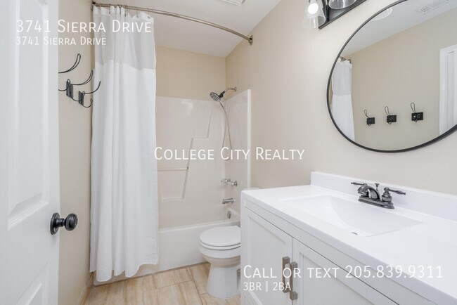 Building Photo - 3741 Sierra Dr