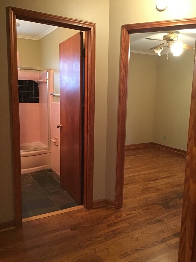 Building Photo - 1124 Hatchie St