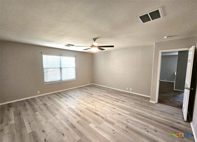 Building Photo - 1715 Mountain Brook