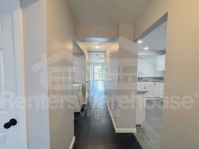 Building Photo - 2325 Sea Shell Rd