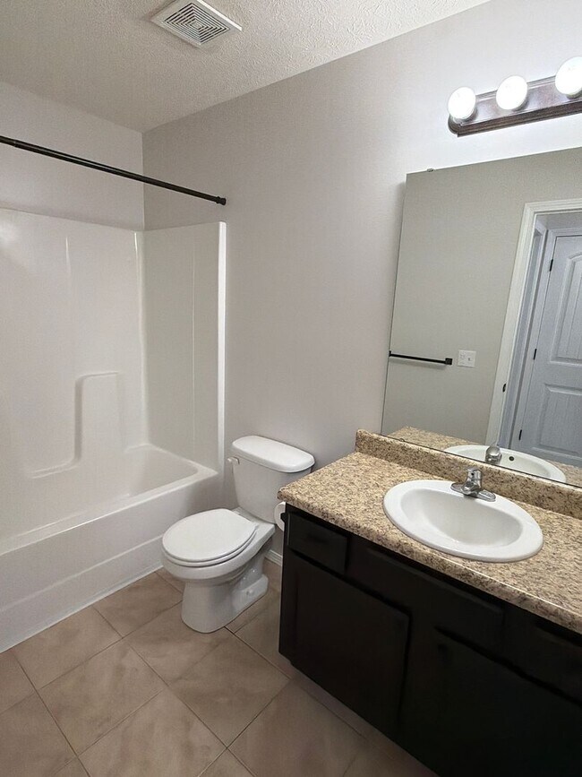 Building Photo - Your Perfect Home Awaits