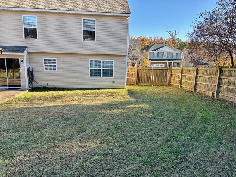 Building Photo - 169 Walkbridge Way