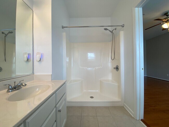 Building Photo - 6981 Hanesbrook Cir
