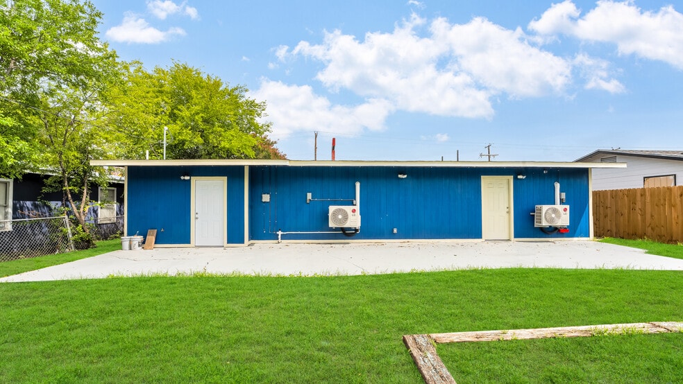 Building Photo - 4530 Walzem Rd