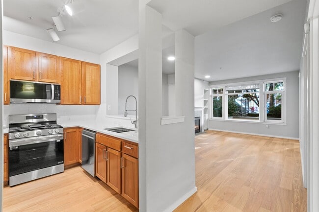 Building Photo - 1Bd/1Ba Kirkland Condo