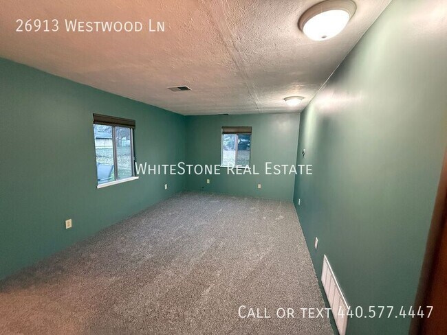 Building Photo - 26913 Westwood Ln