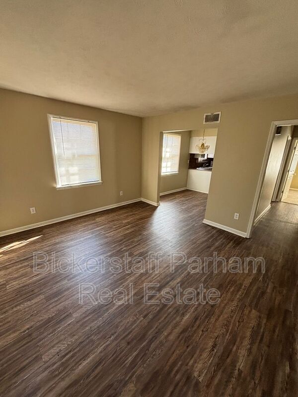 Building Photo - 1247 Kings Mountain Ct