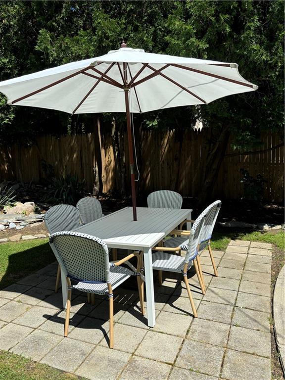 Building Photo - 23 Sherwood Rd