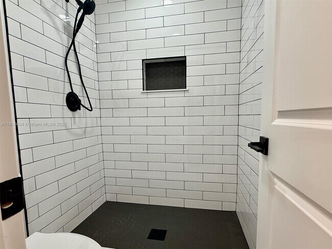 Building Photo - 9719 Hammocks Blvd