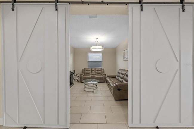 Building Photo - 452 Wedgeworth Ln