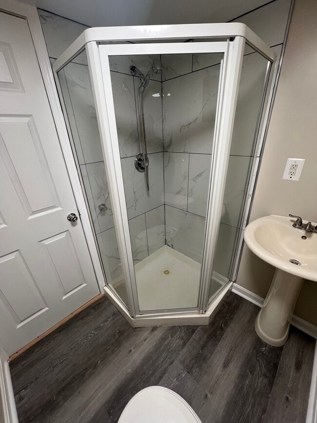 Building Photo - 1011 Hollins St