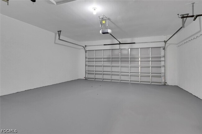 Building Photo - 5013 SW 16th Pl