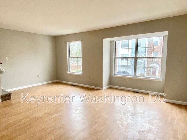 Building Photo - 18231 Fox Chase Cir