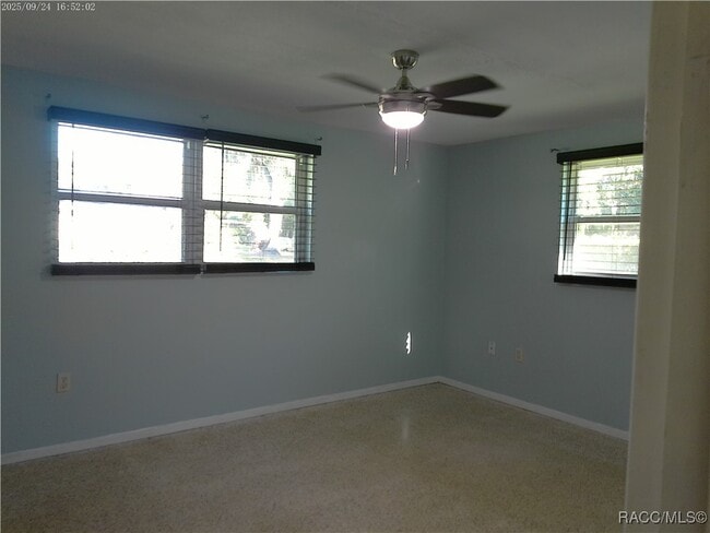 Building Photo - 1080 N Hollywood Cir